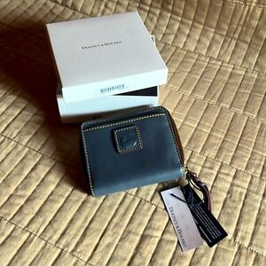 Dooney and Bourke zip small wallet